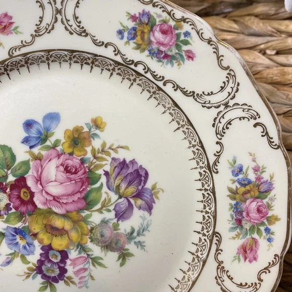 Antique Continental Ivory Germany Queens Bouquet 7.5" Plate - Picture 3 of 8